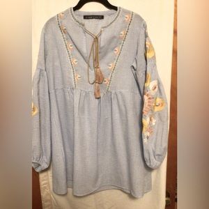 HAUTE ROGUE Seer Suckers with embroidery Blouse SZ L